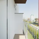 Gohost - Modern And Bright Apartments With Terrace And Balcony