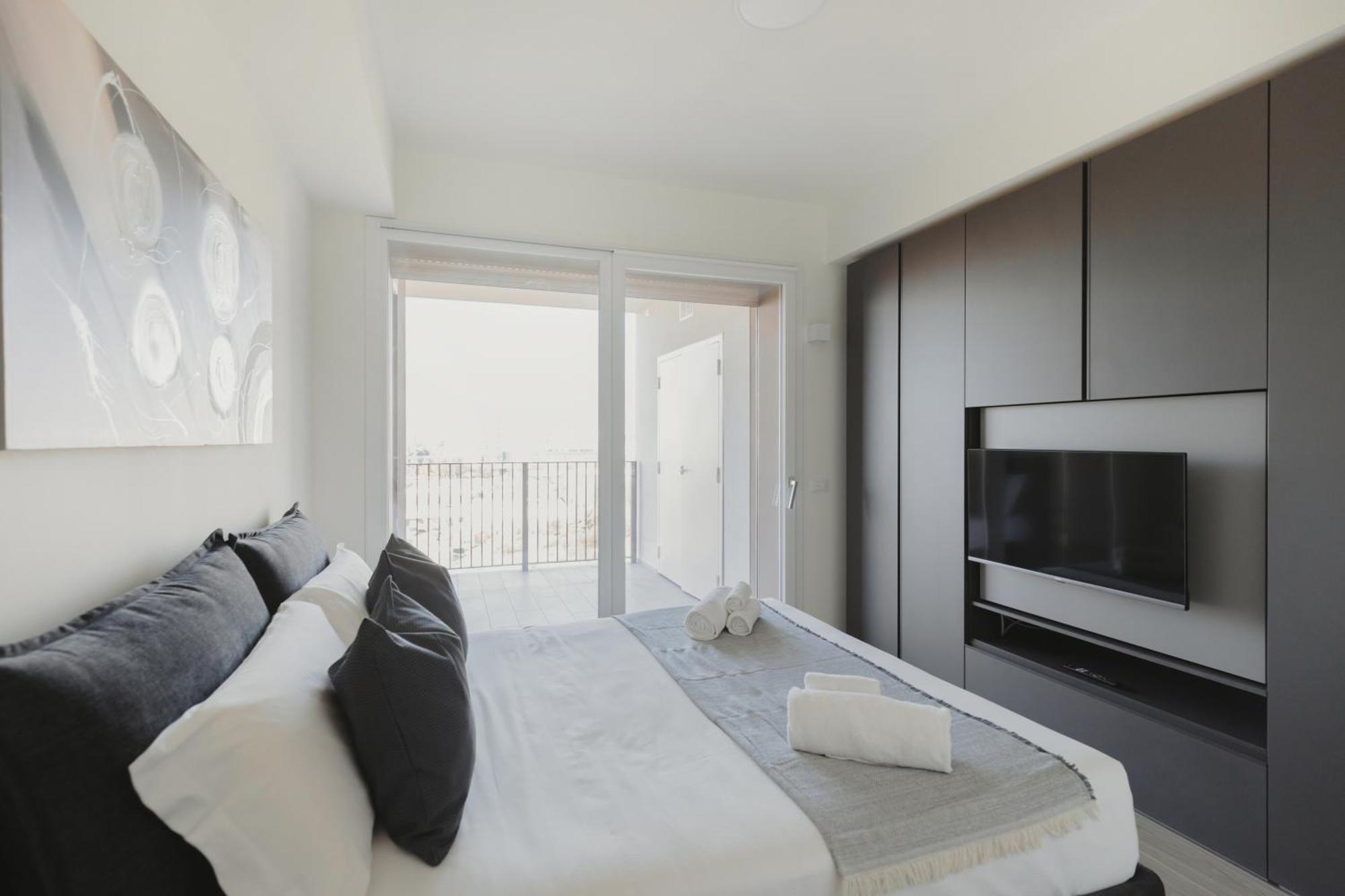 Gohost - Modern And Bright Apartments With Terrace And Balcony Appartement Milan