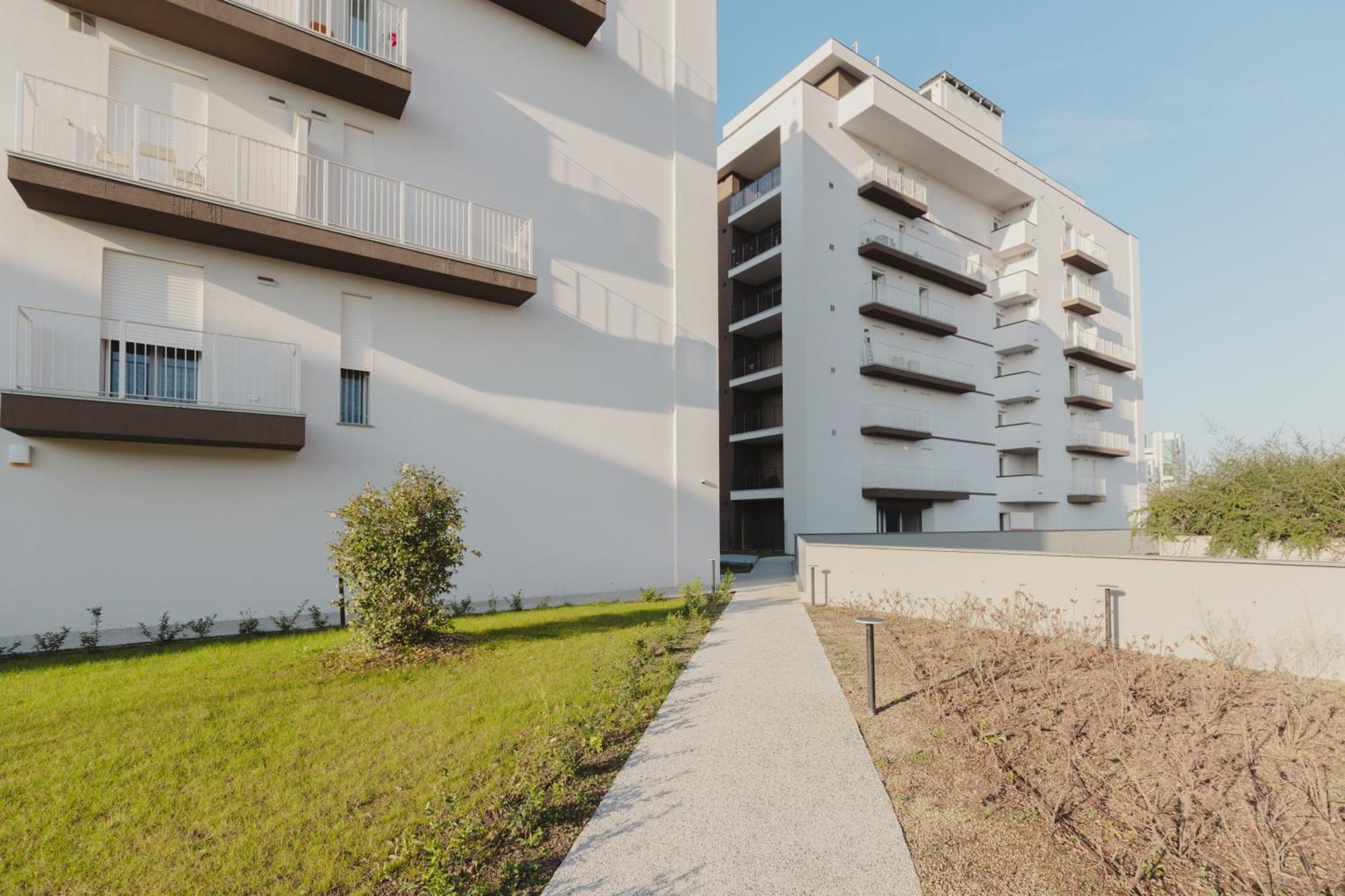 Gohost - Modern And Bright Apartments With Terrace And Balcony