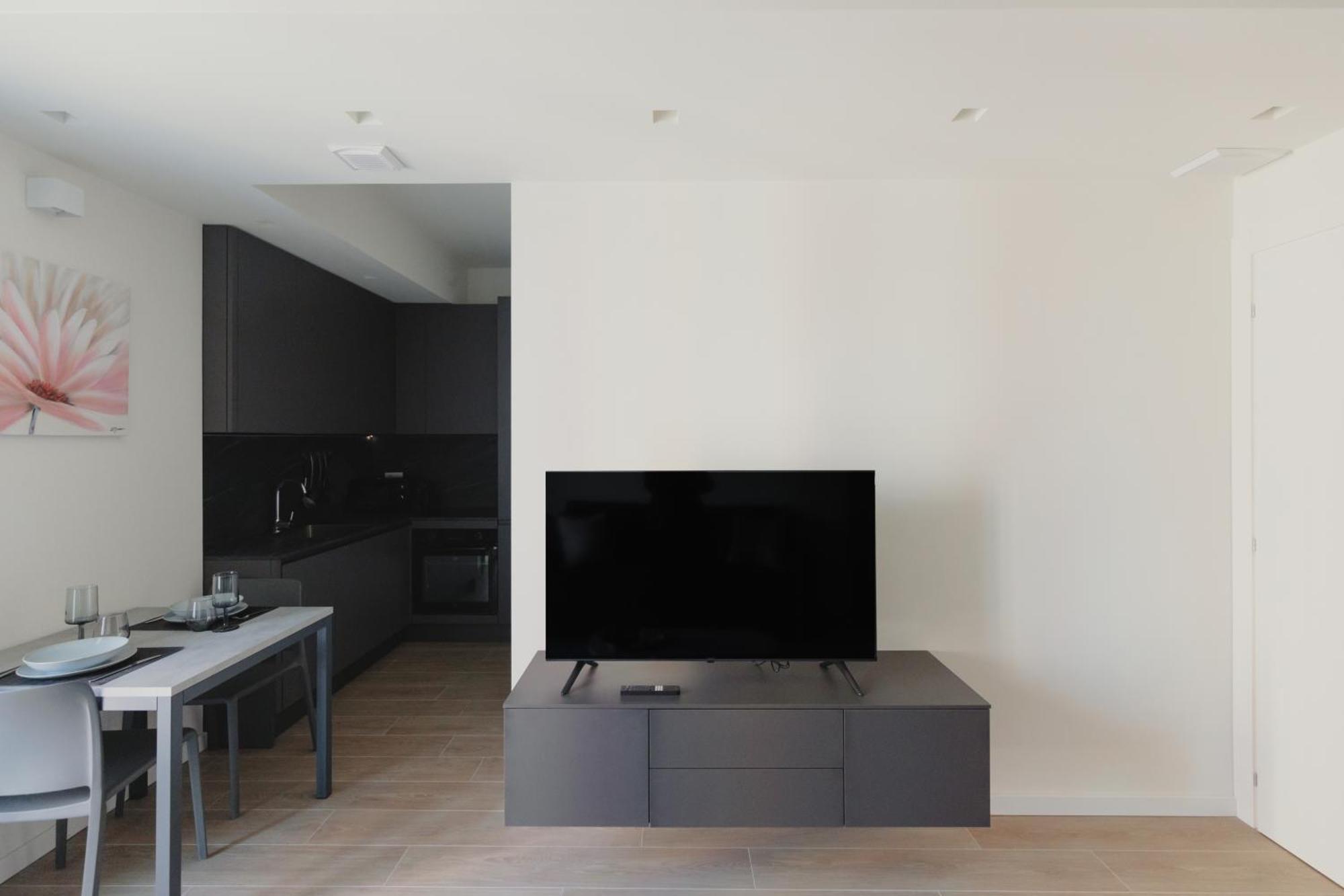 Gohost - Modern And Bright Apartments With Terrace And Balcony Milan