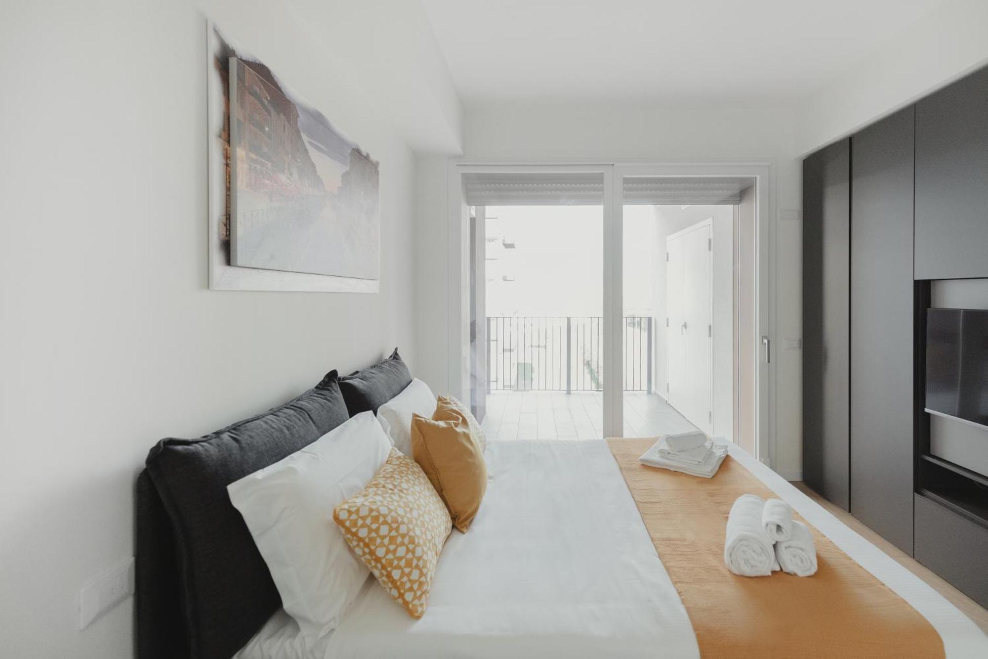 Gohost - Modern And Bright Apartments With Terrace And Balcony * Milan