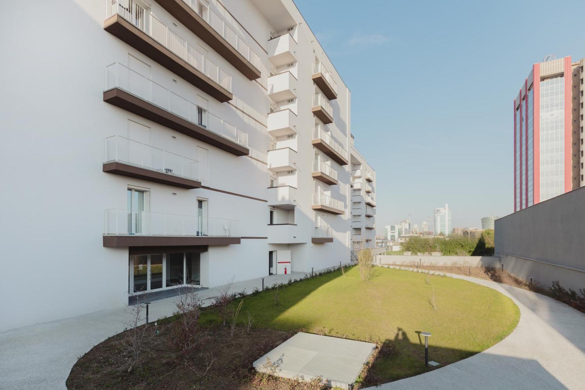 Gohost - Modern And Bright Apartments With Terrace And Balcony * Milan