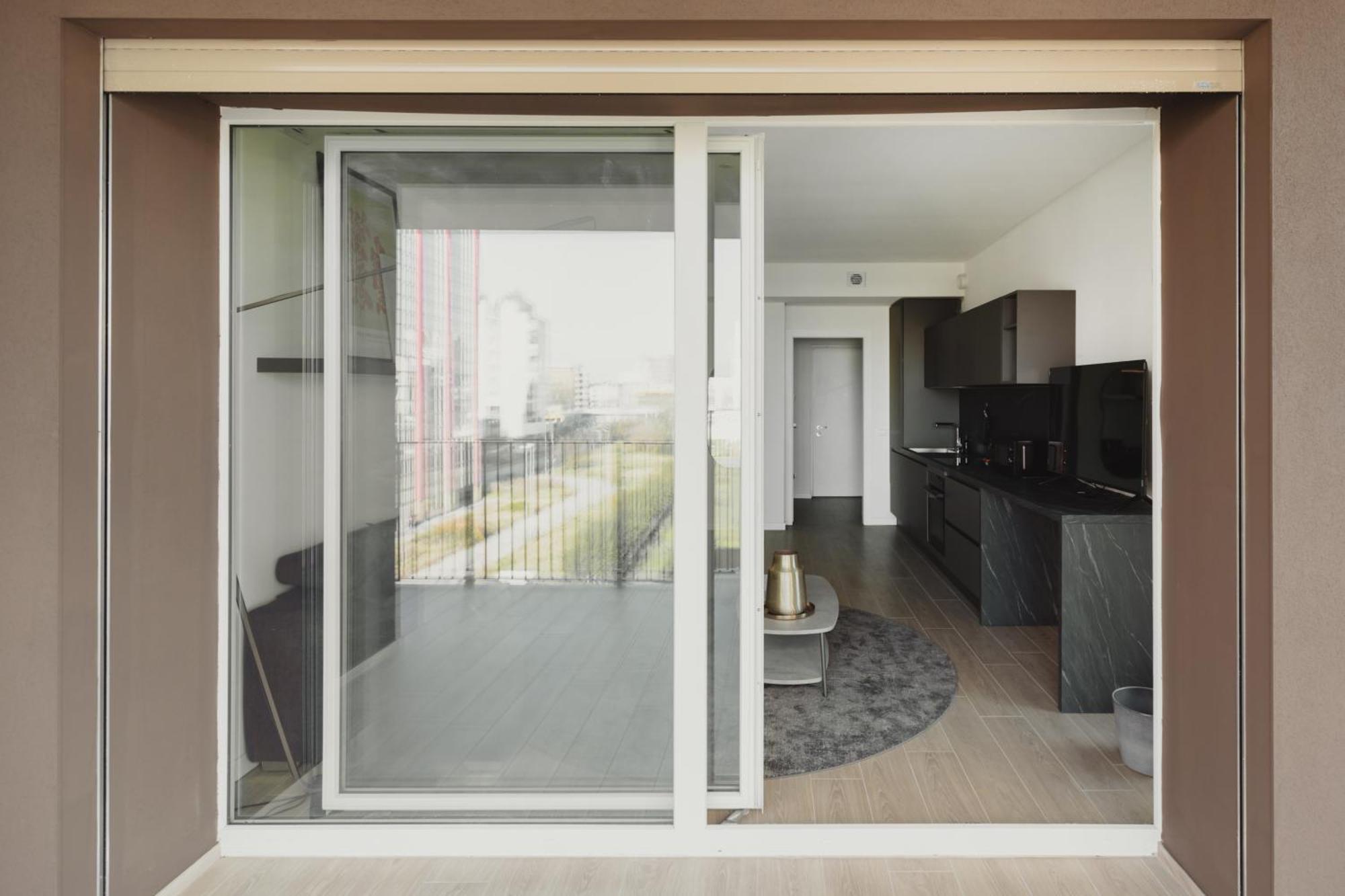Gohost - Modern And Bright Apartments With Terrace And Balcony Milan