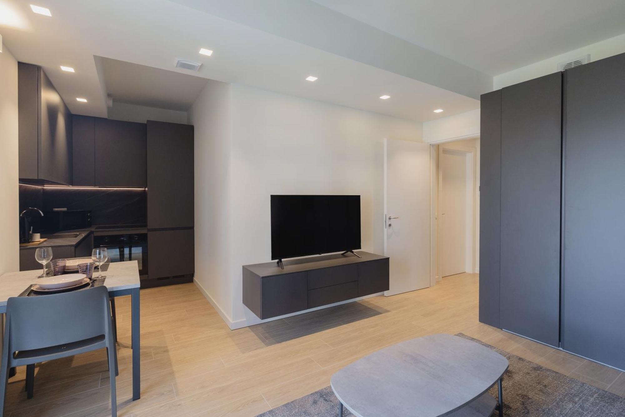 Gohost - Modern And Bright Apartments With Terrace And Balcony Milan